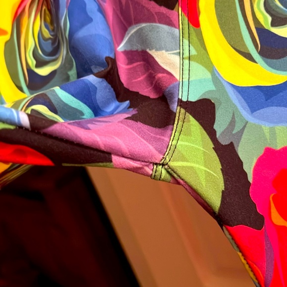 LULAROE 🌹 ROSE CAPRI LEGGINGS Size TC (Tall & Curvy) Fits Women’s 12 14 16 18 - Picture 3 of 8